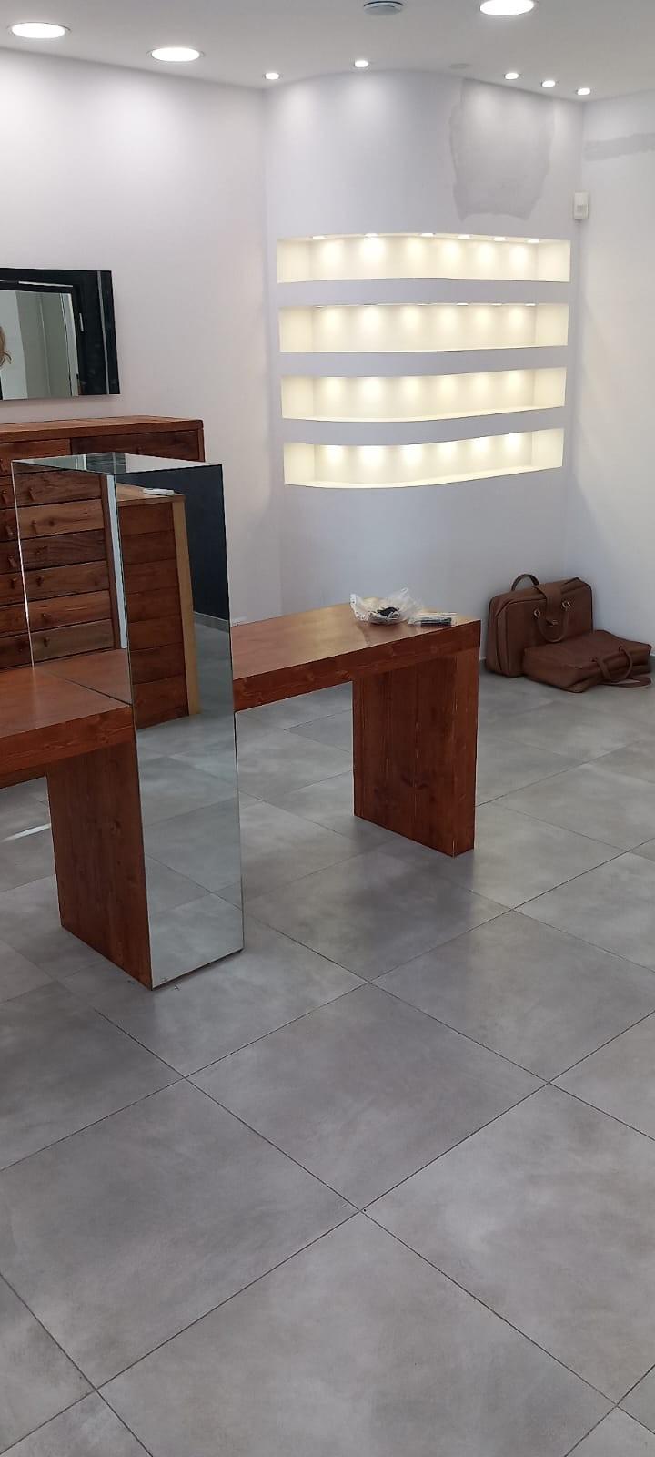 Locale commerciale in affitto a Bientina