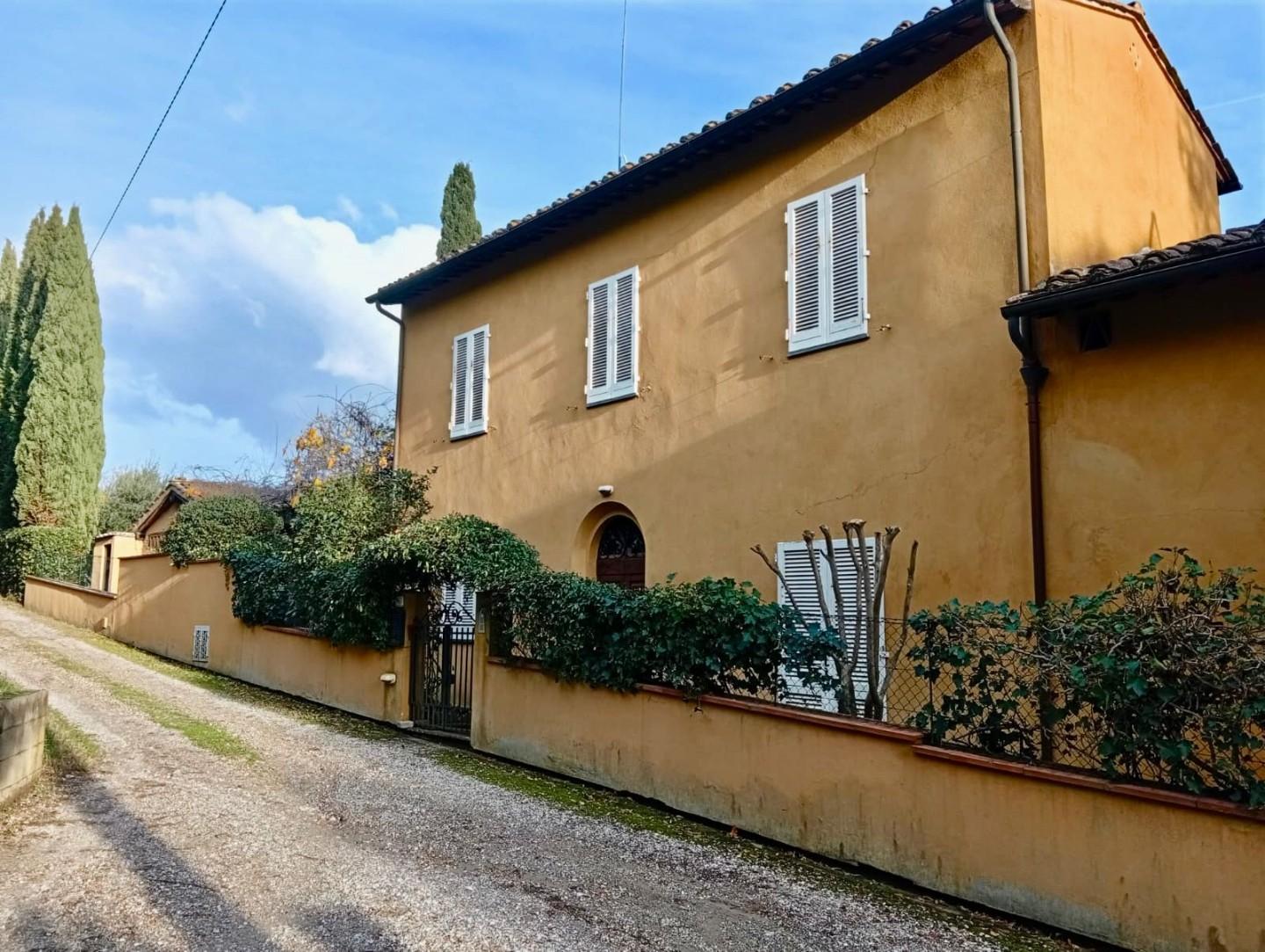 Villa con giardino a Palaia