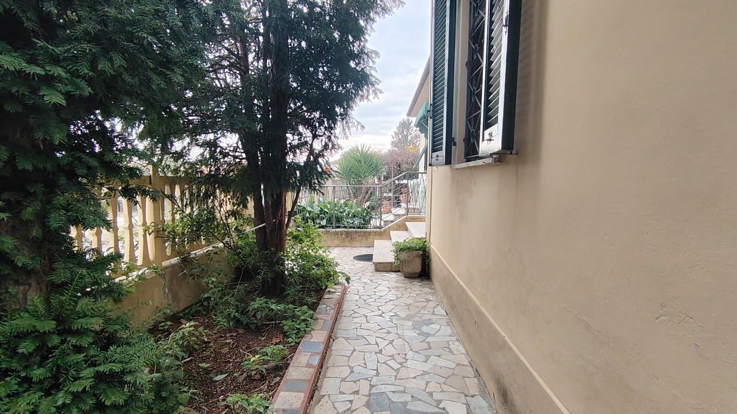 Villa Bifamiliare con giardino, Pontedera la rotta