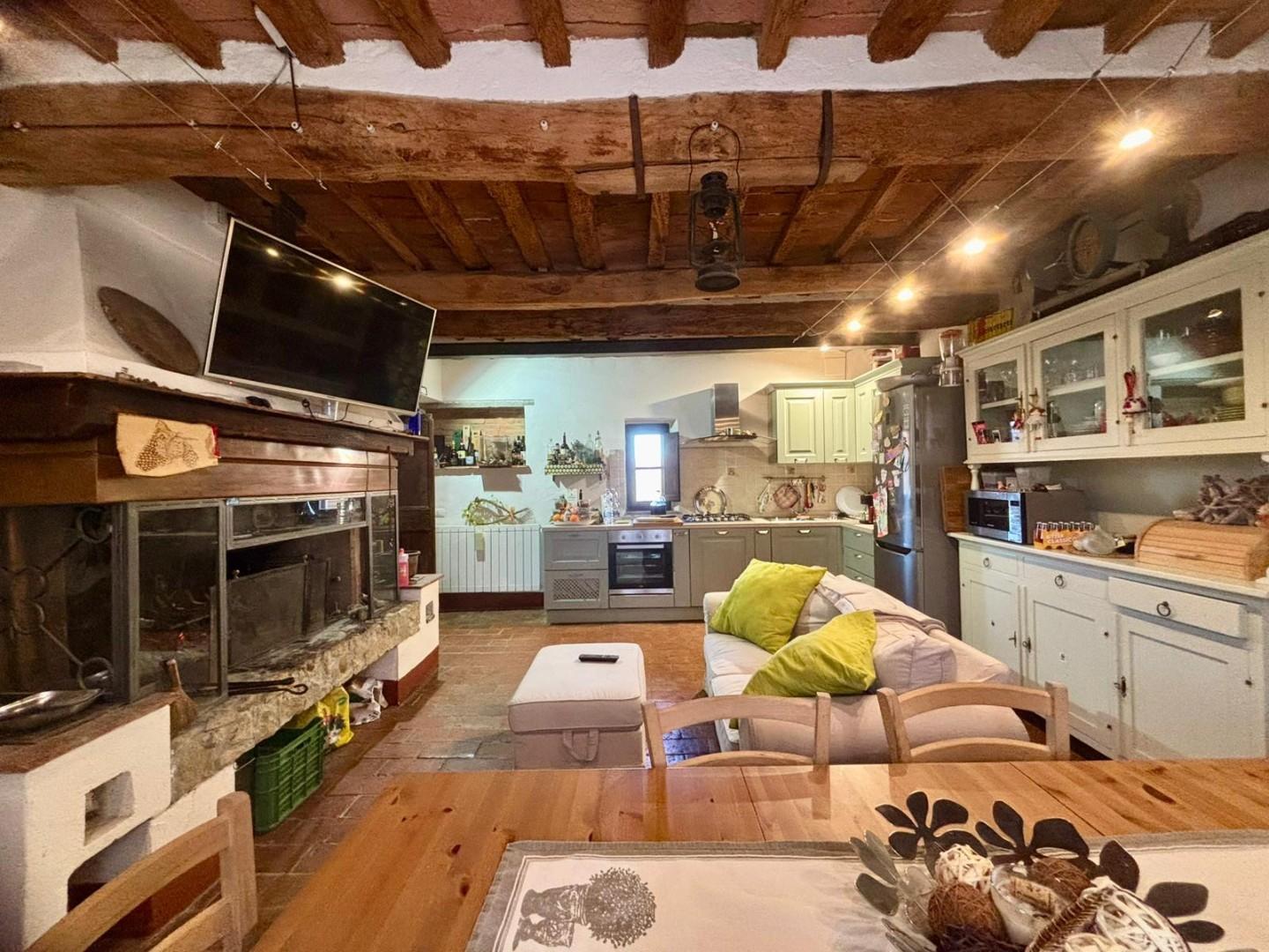 Casa indipendente con giardino, Palaia forcoli