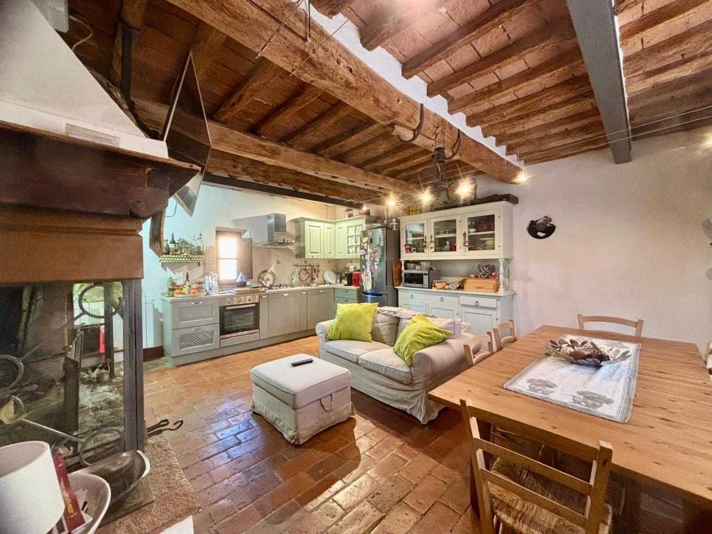 Casa indipendente con giardino, Palaia forcoli