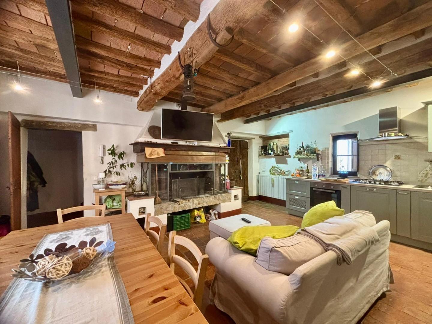 Casa indipendente con giardino, Palaia forcoli