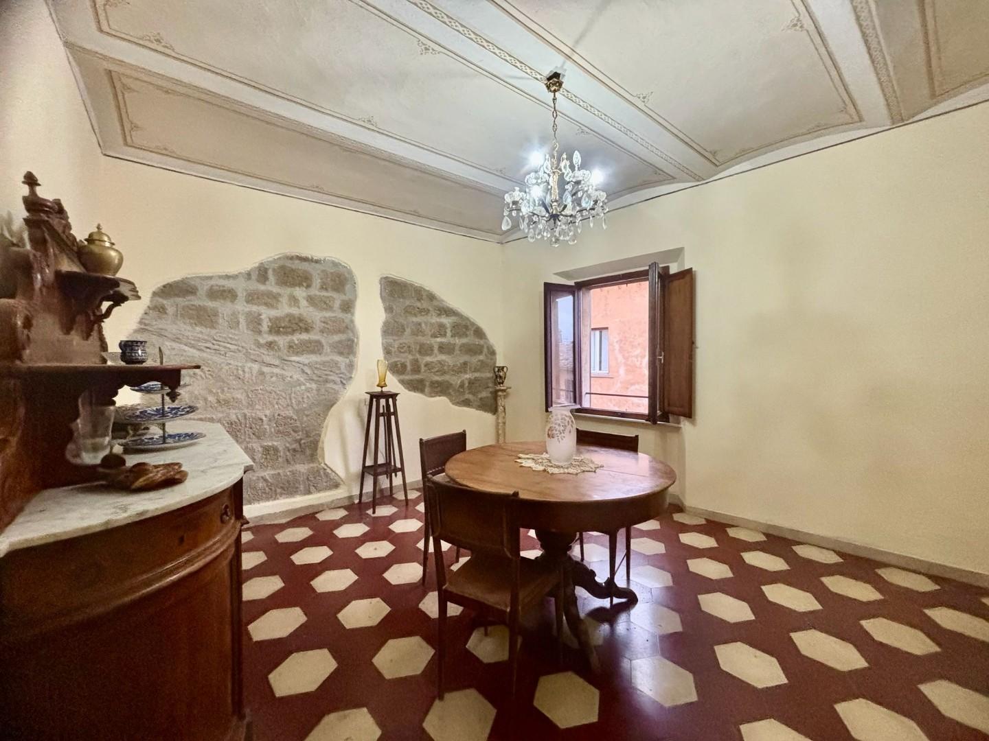 Attico ristrutturato a Volterra