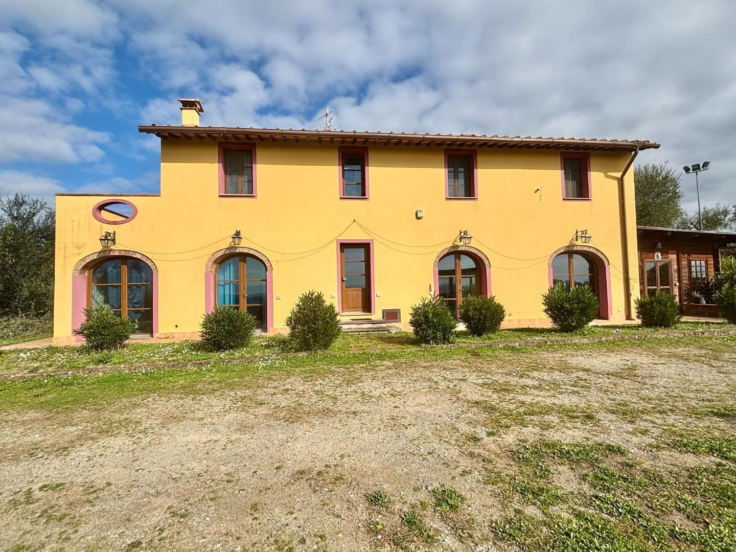 Rustico con giardino a Palaia