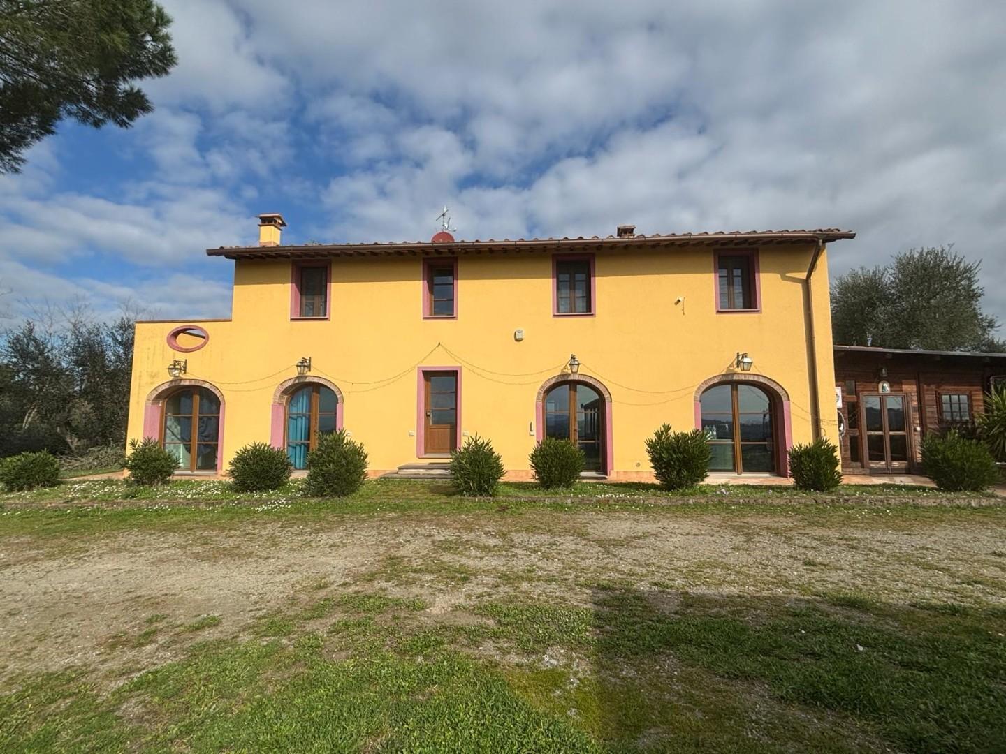 Rustico con giardino a Palaia