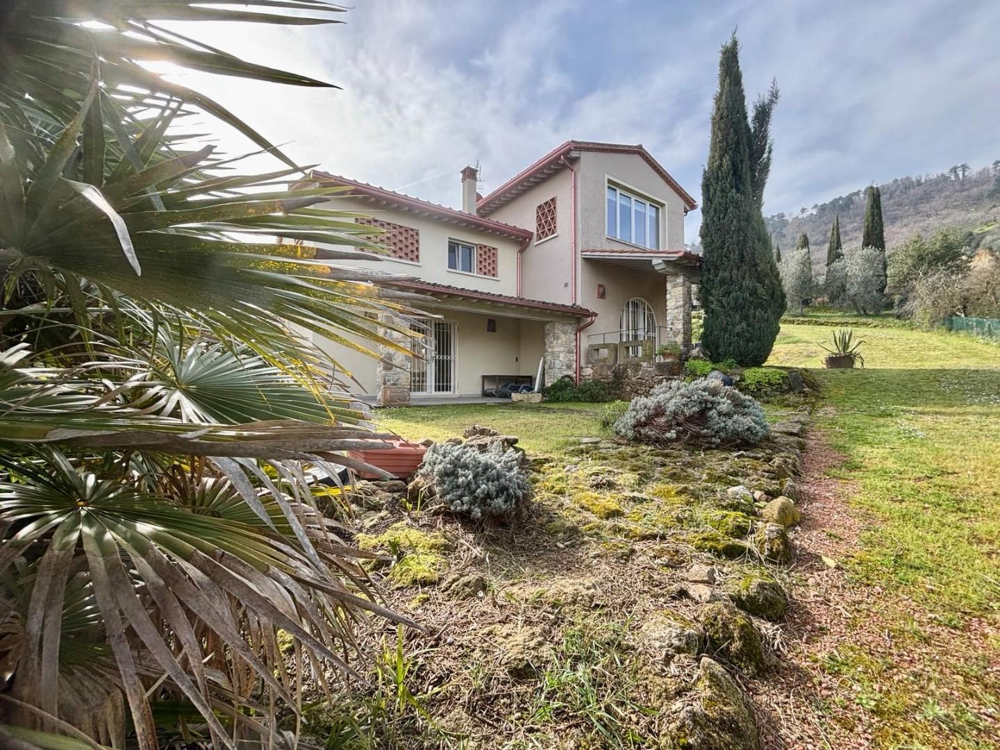 Villa con giardino, Chianni rivalto