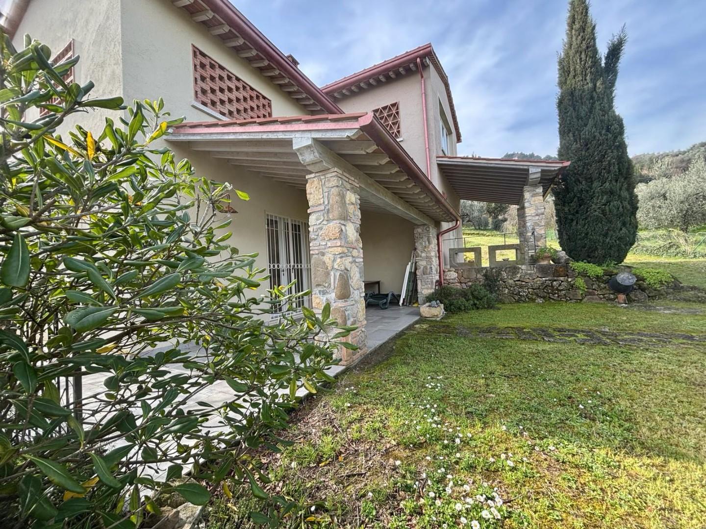 Villa con giardino, Chianni rivalto