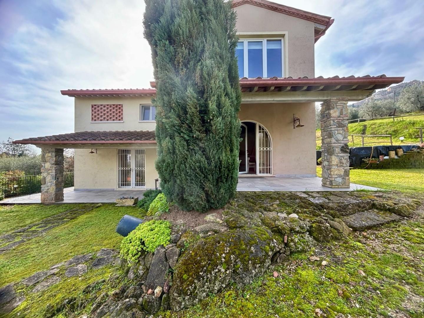 Villa con giardino, Chianni rivalto