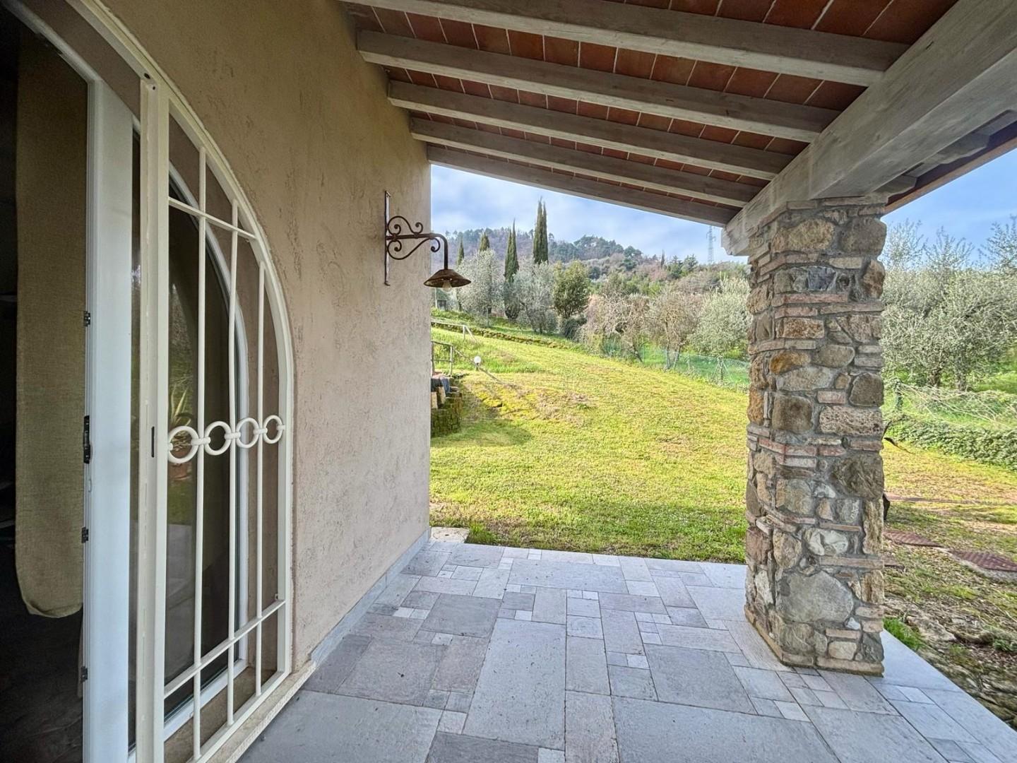 Villa con giardino, Chianni rivalto