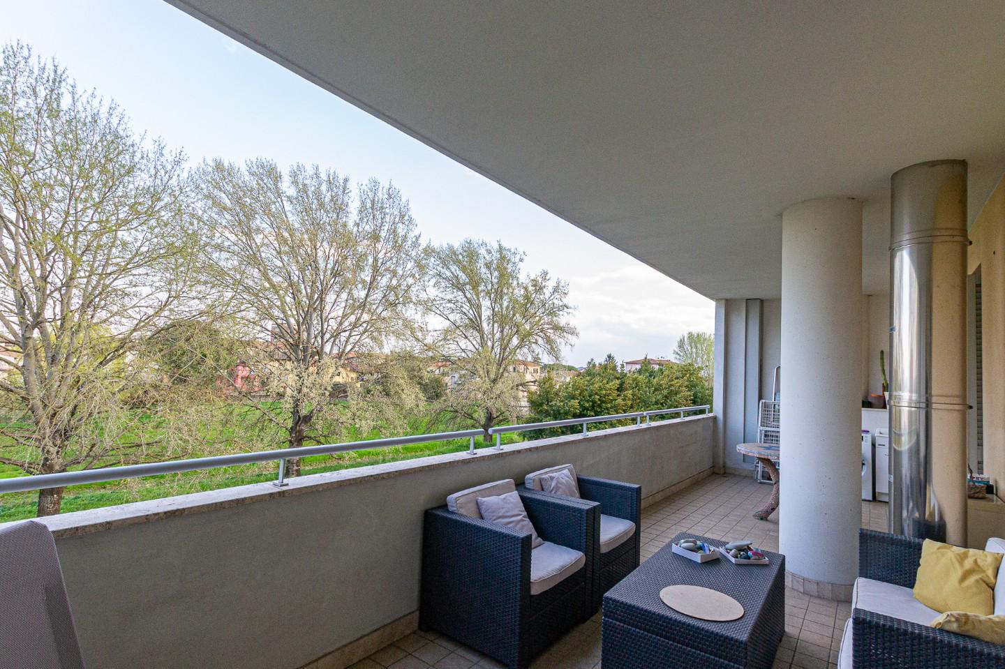 Trilocale con terrazzo a Pontedera