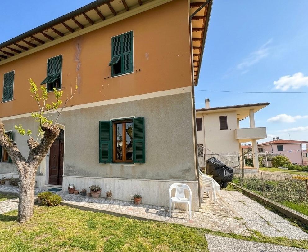 Casa indipendente con giardino a Collesalvetti