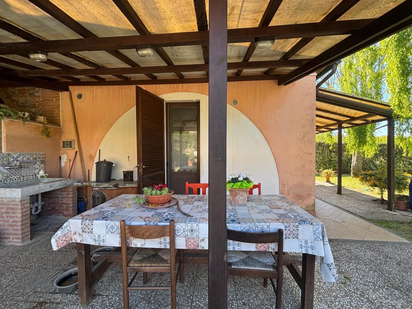 Rustico con giardino, Palaia forcoli