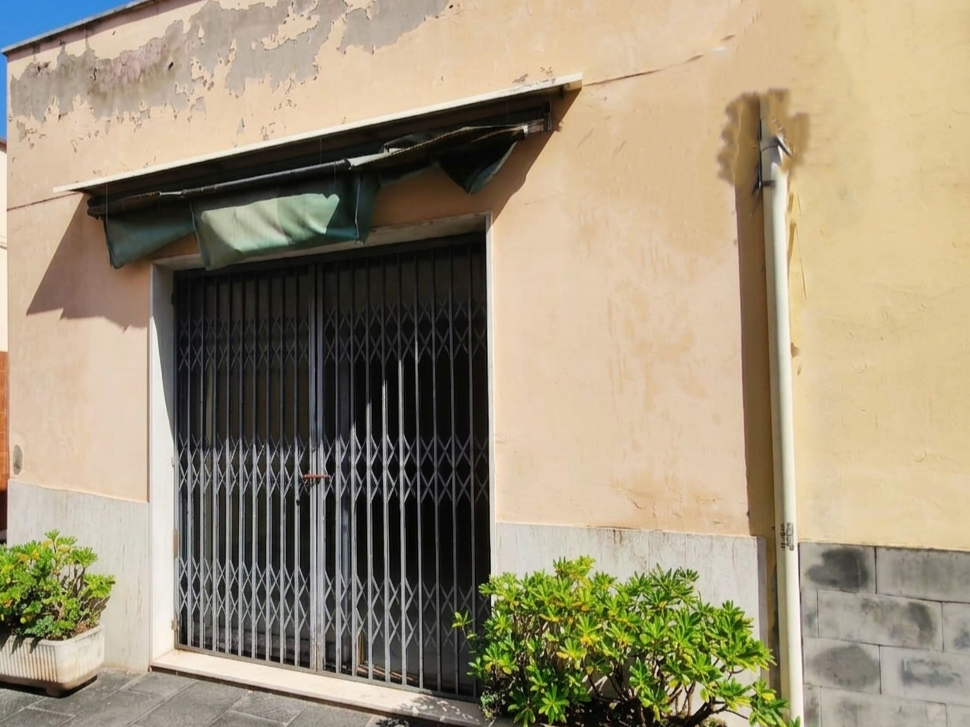 Locale commerciale in vendita a Ponsacco