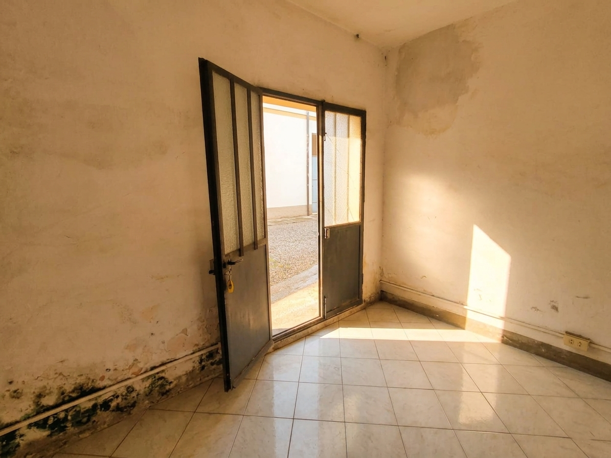 Locale commerciale in vendita a Ponsacco