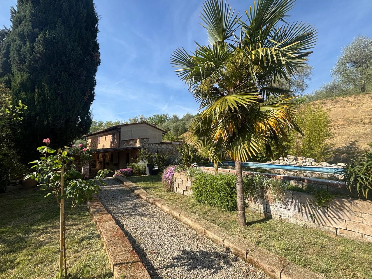 Villa con giardino a Palaia