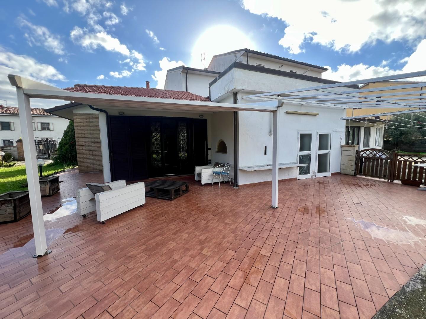 Villa con giardino, Cascina visignano