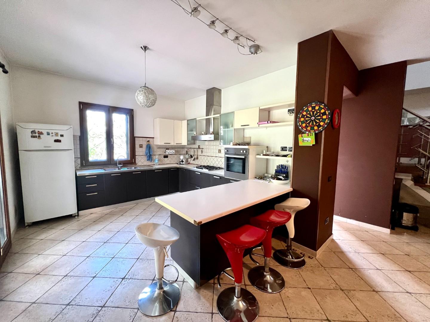 Villa con giardino, Cascina visignano