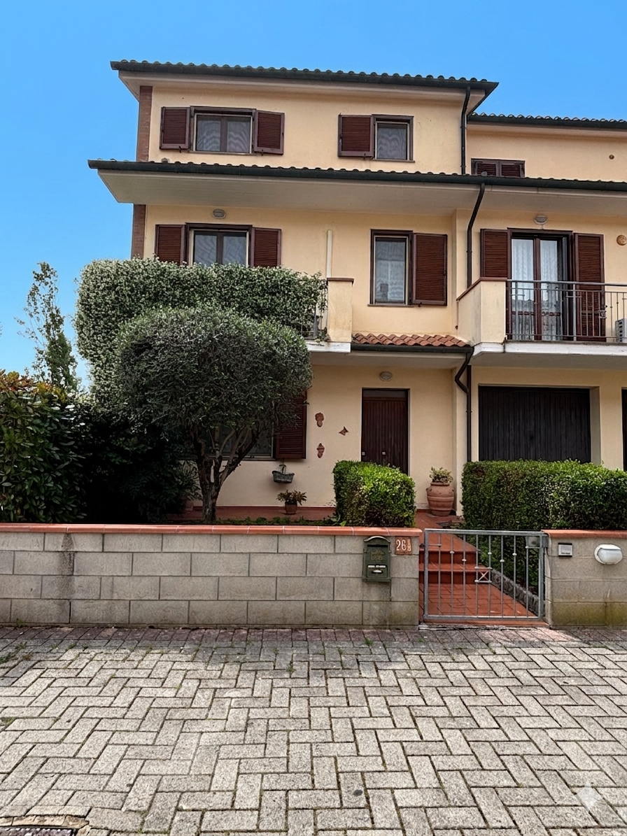 Villa con giardino, Terricciola la rosa