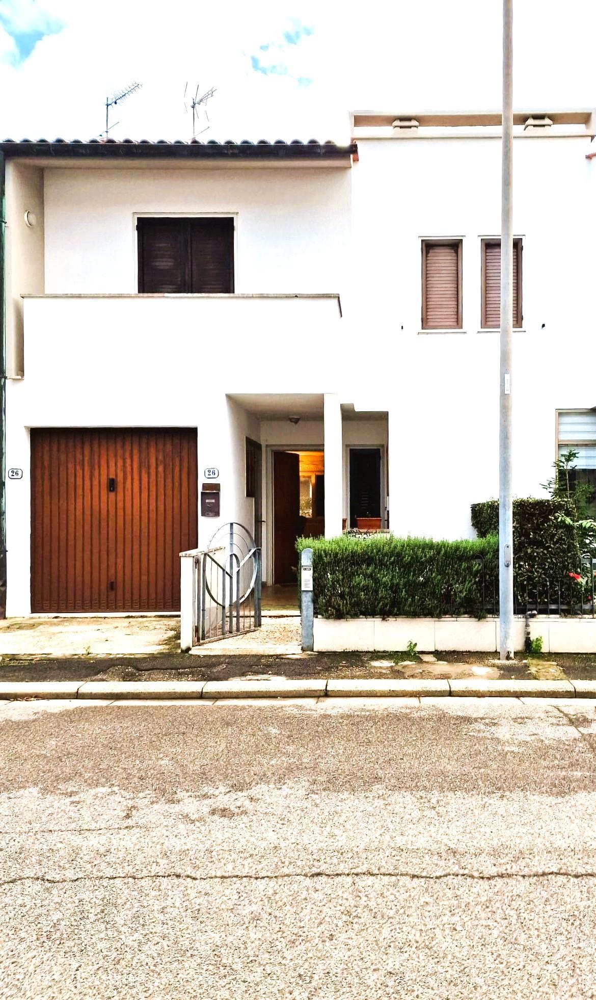 Villa con giardino a Ponsacco