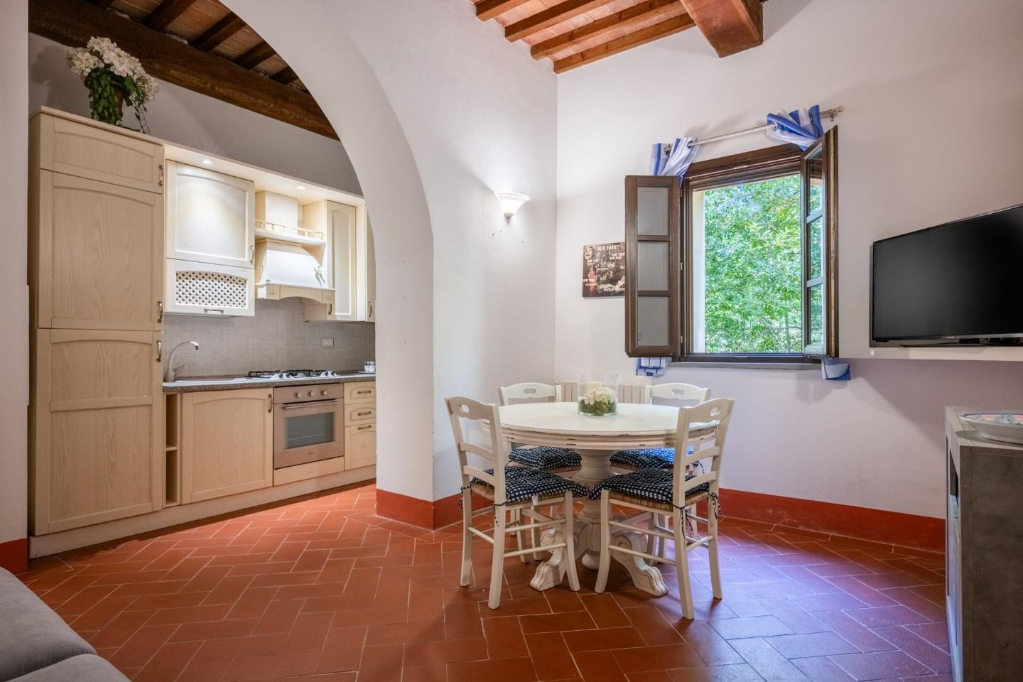 Bilocale con giardino, Palaia alica - baccanella