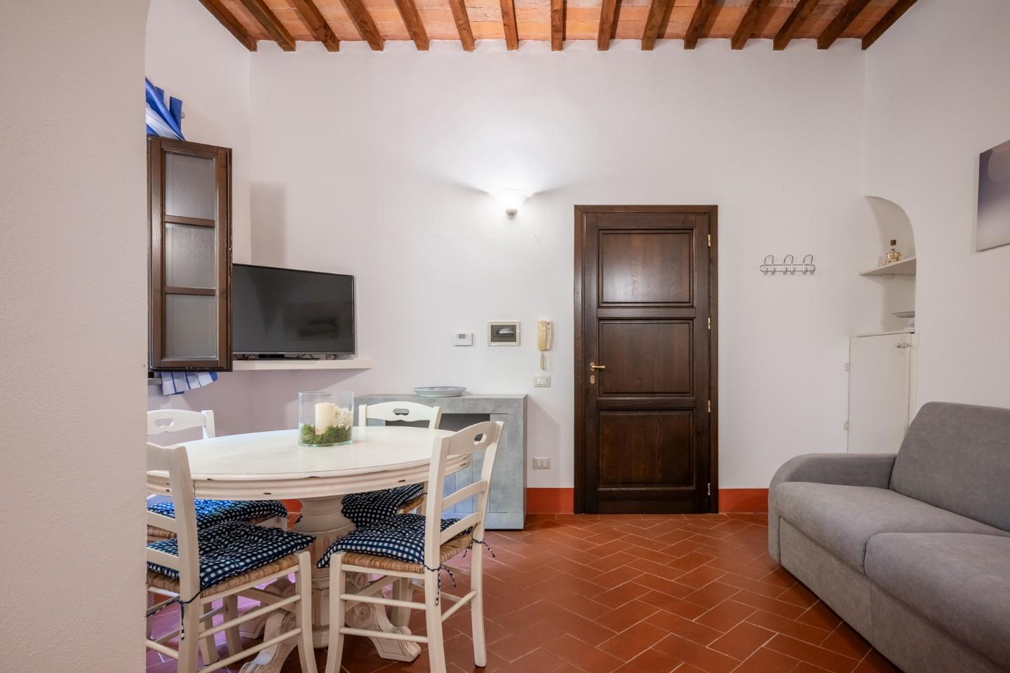 Bilocale con giardino, Palaia alica - baccanella