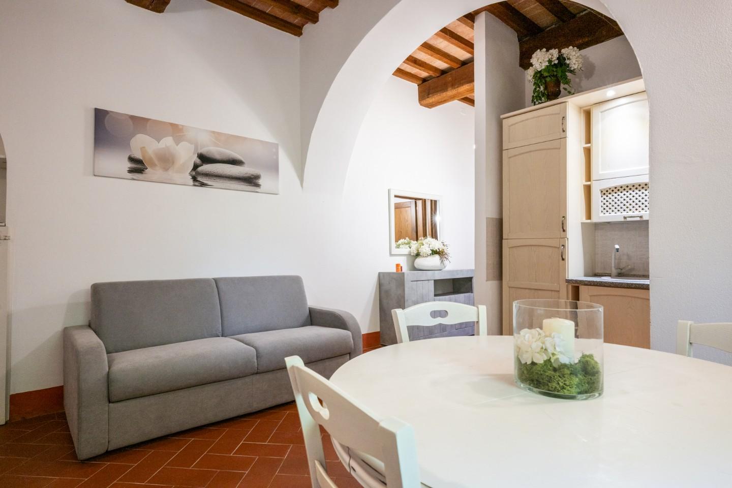 Bilocale con giardino, Palaia alica - baccanella