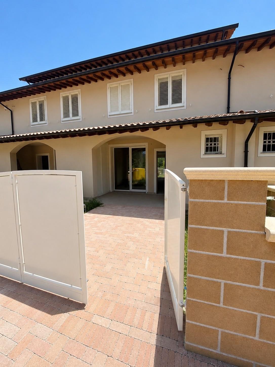 Villa con giardino, Buti cascine