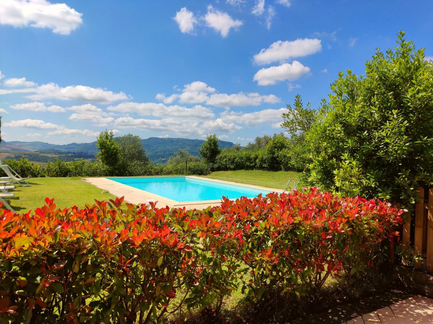 Rustico con giardino a Volterra