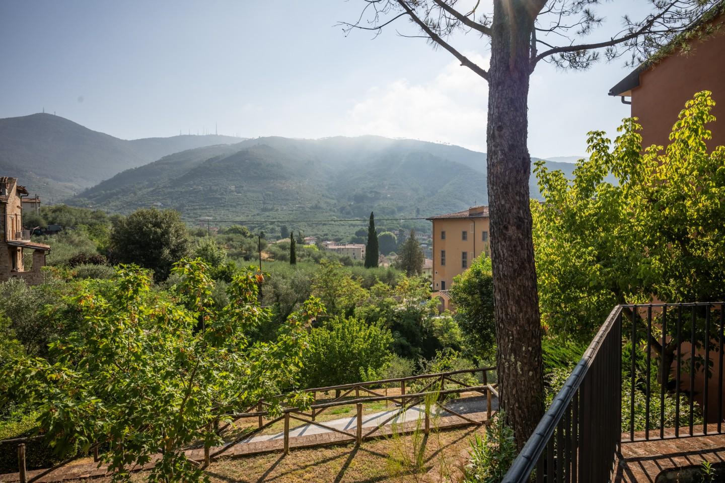 Appartamento con giardino a Calci