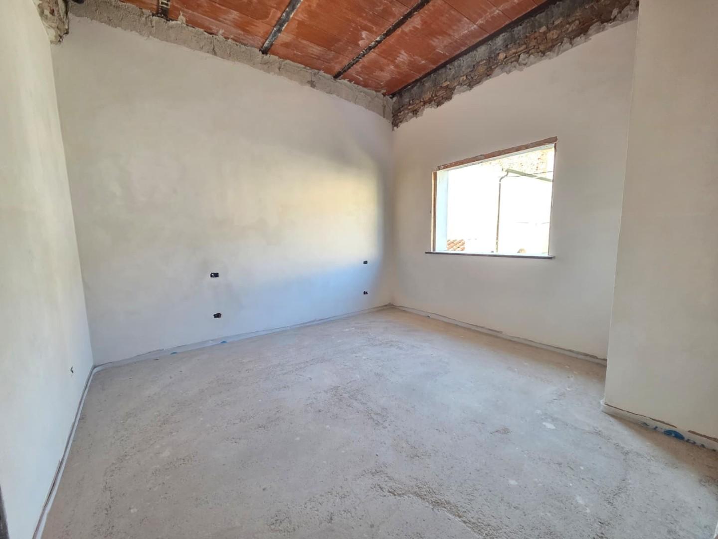 Trilocale ristrutturato a Cascina