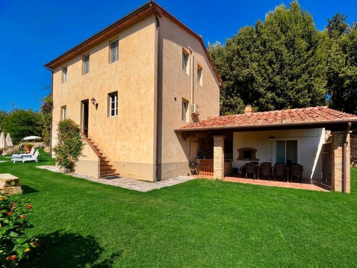 Villa in vendita a Terricciola