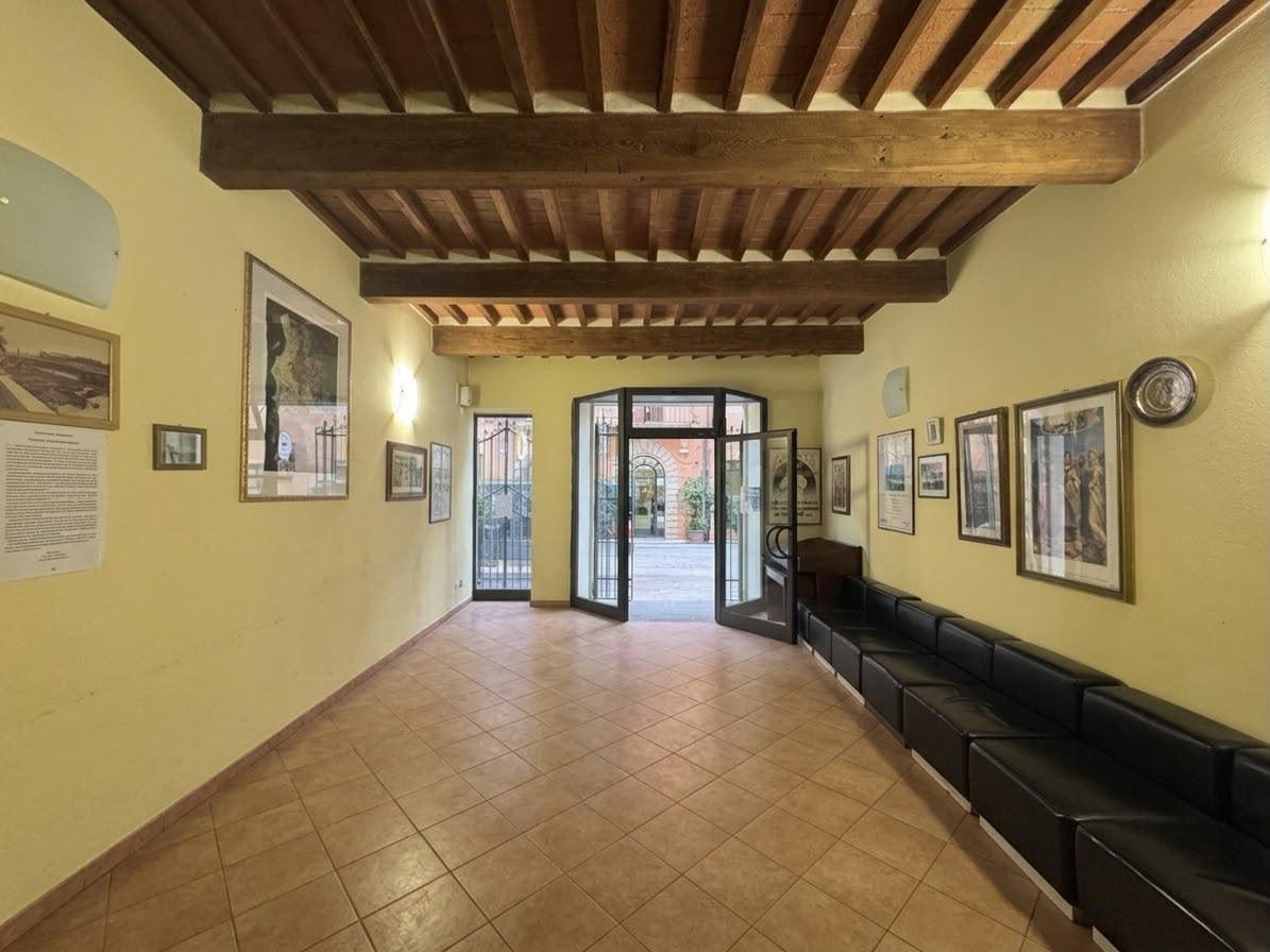 Locale commerciale in vendita a Ponsacco