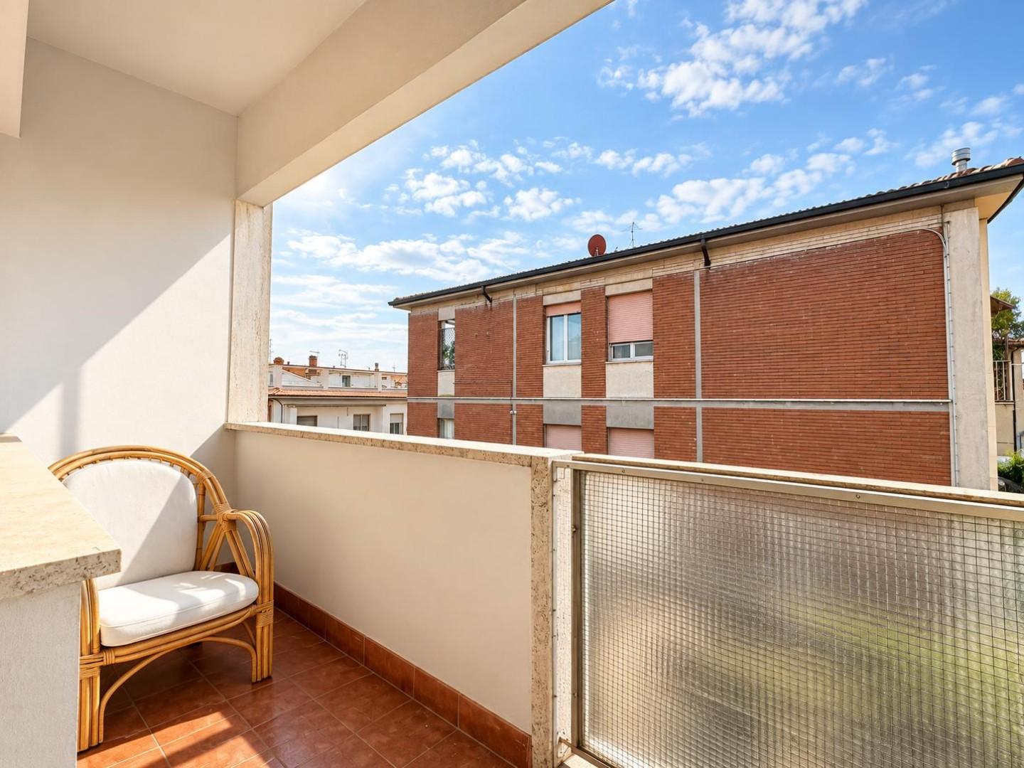 Appartamento con terrazzi, Pontedera centro