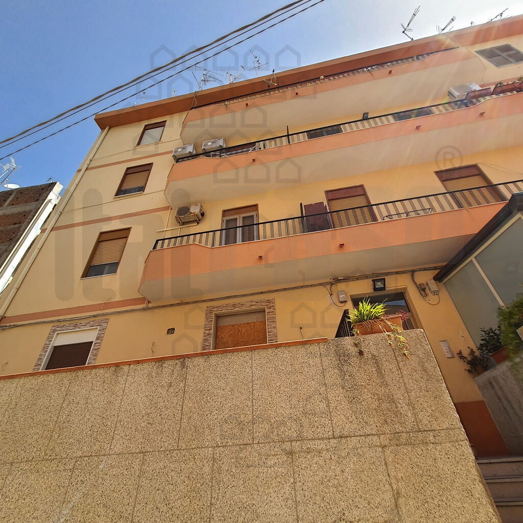 Trilocale con terrazzo in salita tremonti 82, Messina