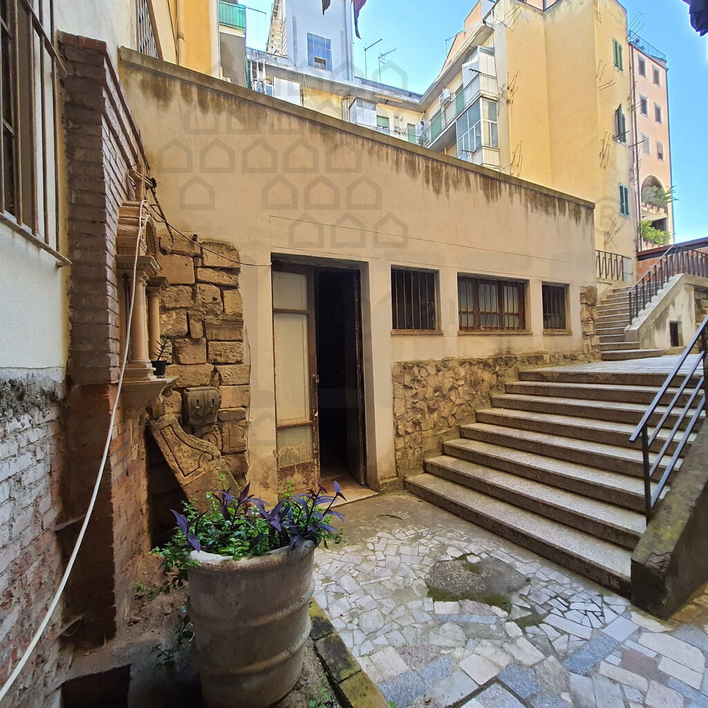 Bilocale con terrazzo in via cesare battisti, Messina