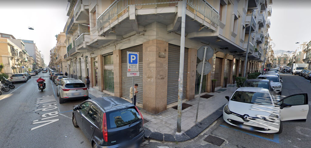 Attivit commerciale in affitto/gestione in via dei mille, Messina
