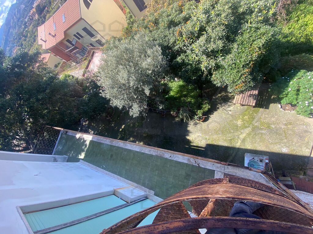 Villa con giardino in panoramica dello stretto, Messina