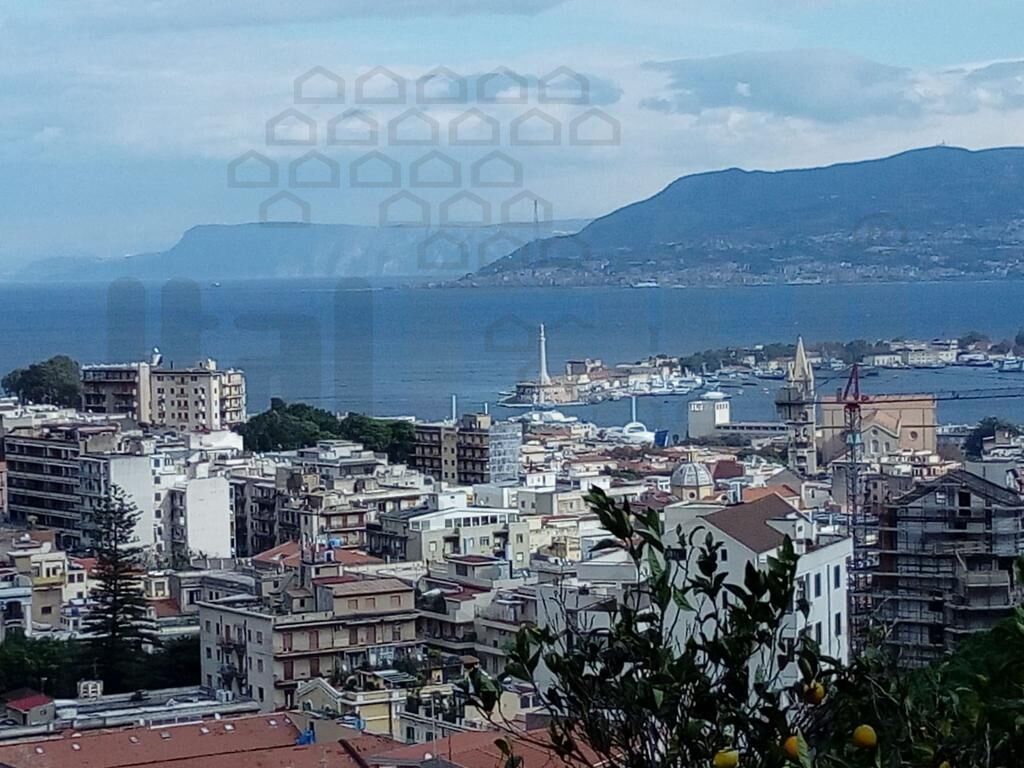 Villa con giardino in c.da acqua del conte, Messina