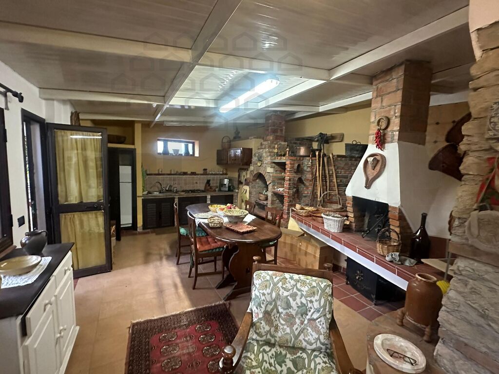 Villa con giardino a San Lorenzo