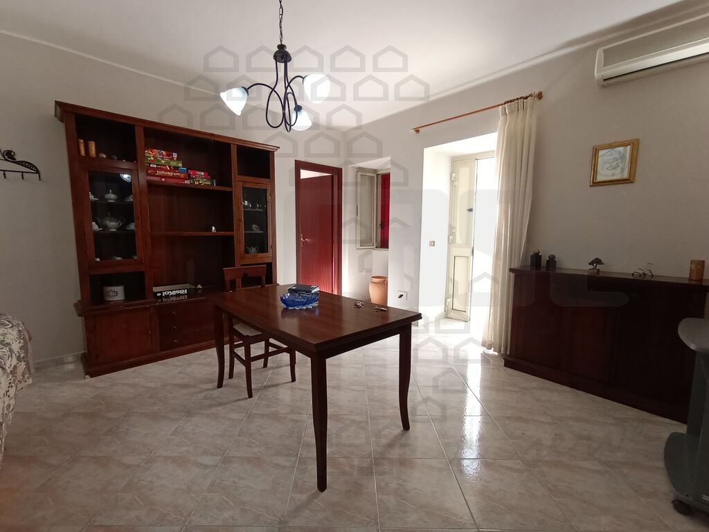 Villa con terrazzo in via marodda, Messina
