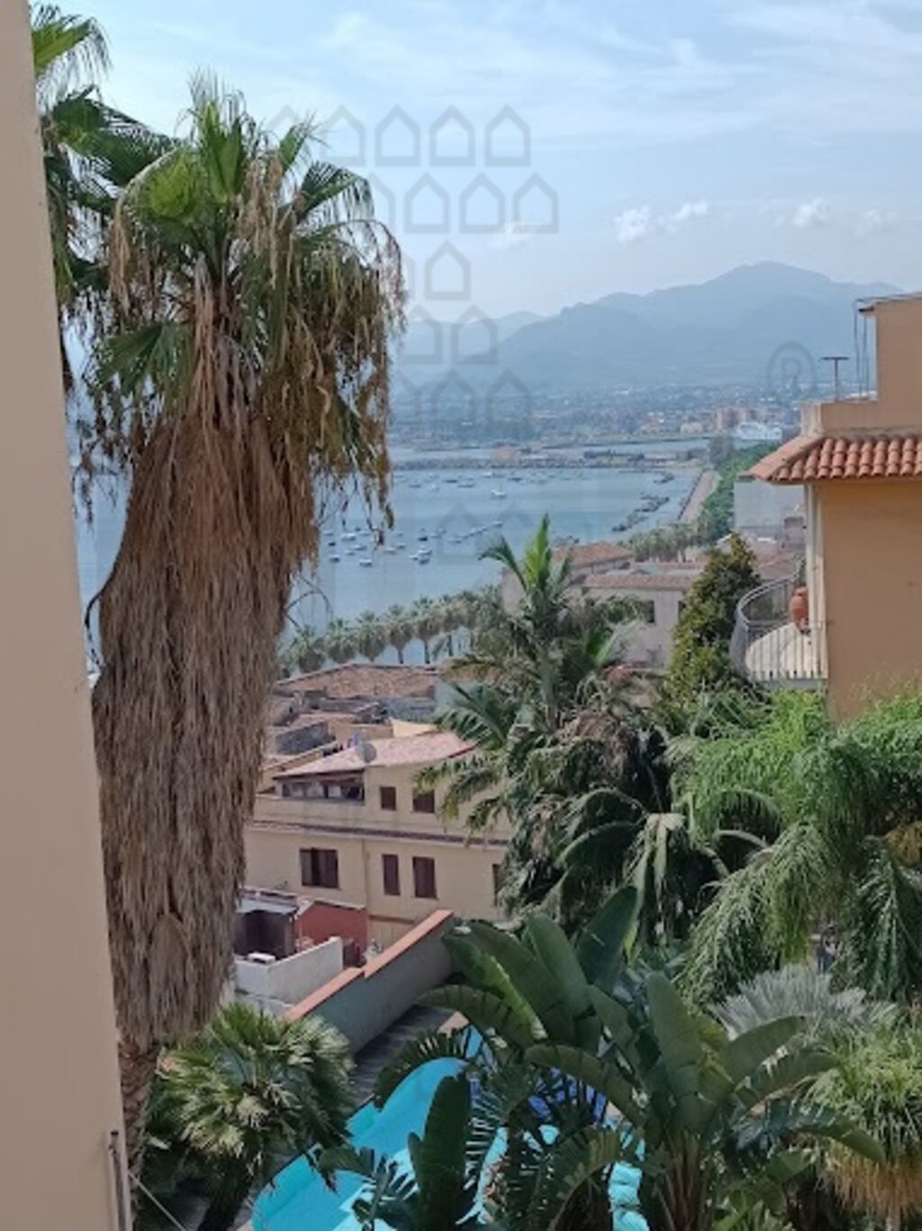 Villa con terrazzo in via monastero, Milazzo