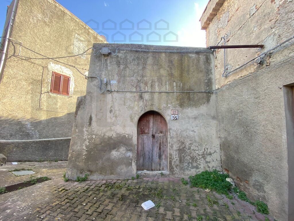 Villa con terrazzo in via porto salvo  35, Valdina