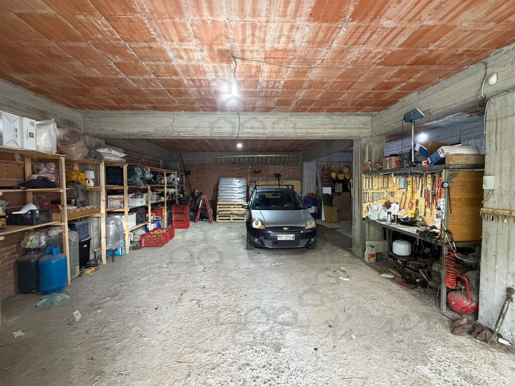 Appartamento con giardino in via roma, Francavilla di Sicilia