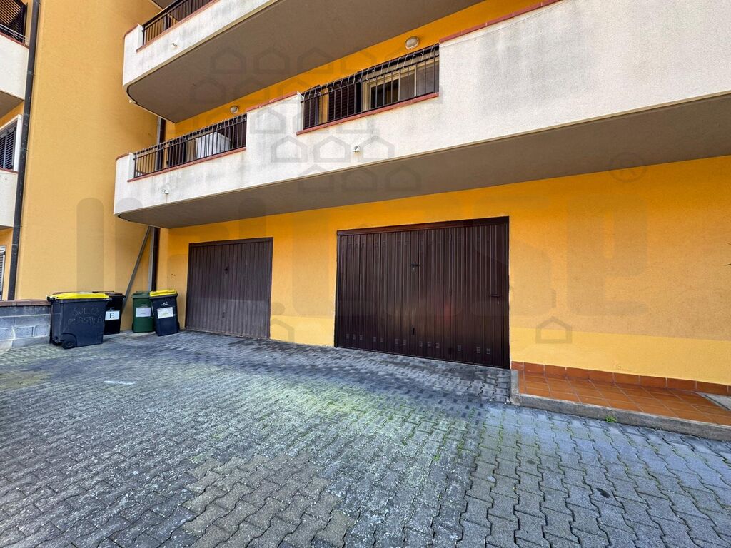 Quadrilocale in vendita in via archimede, Messina