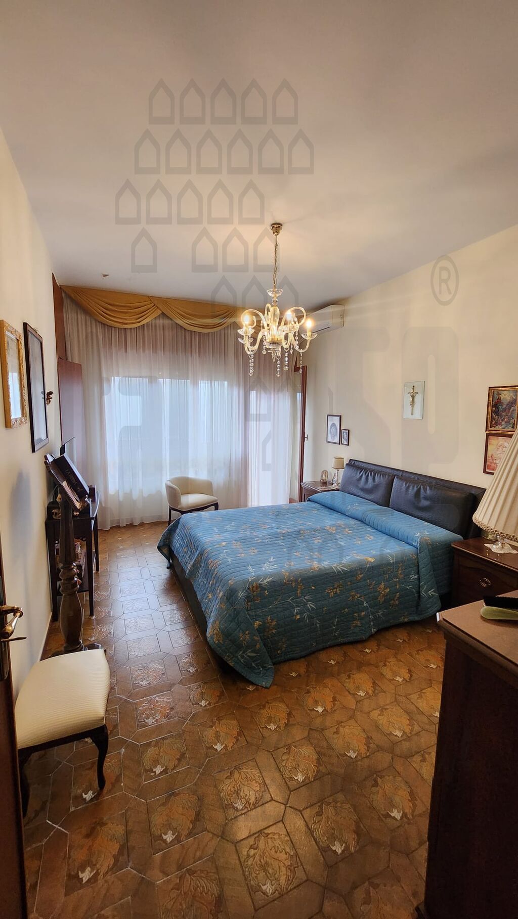 Appartamento con terrazzo in via ducezio, Messina