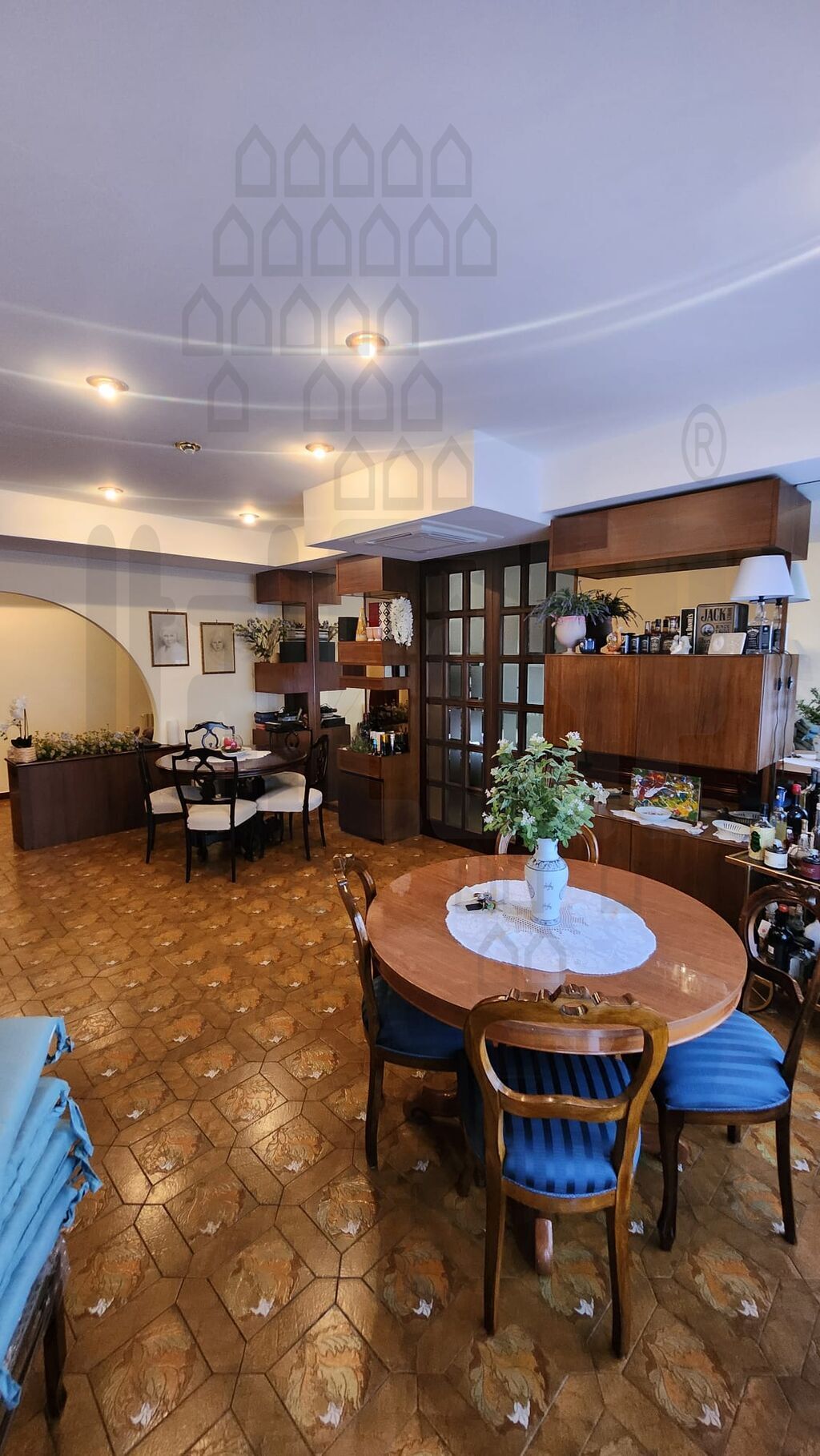 Appartamento con terrazzo in via ducezio, Messina