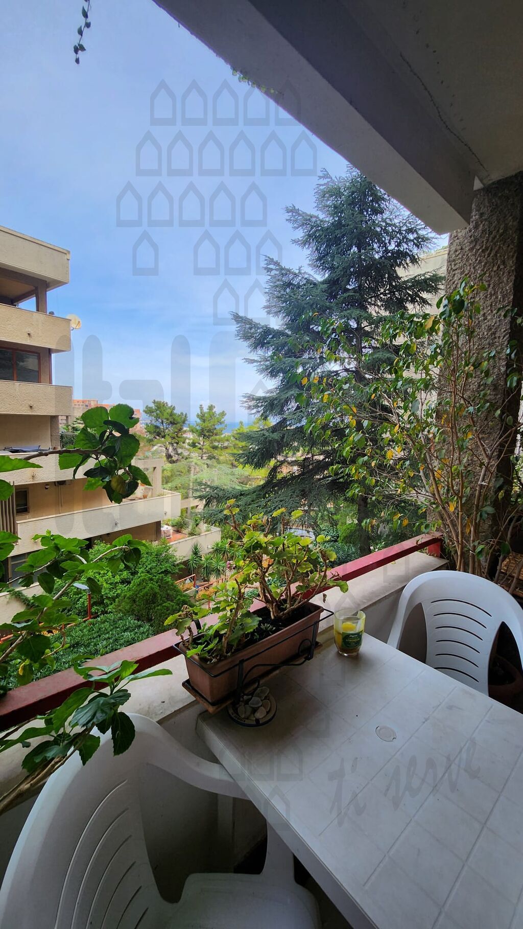 Appartamento con terrazzo in via ducezio, Messina