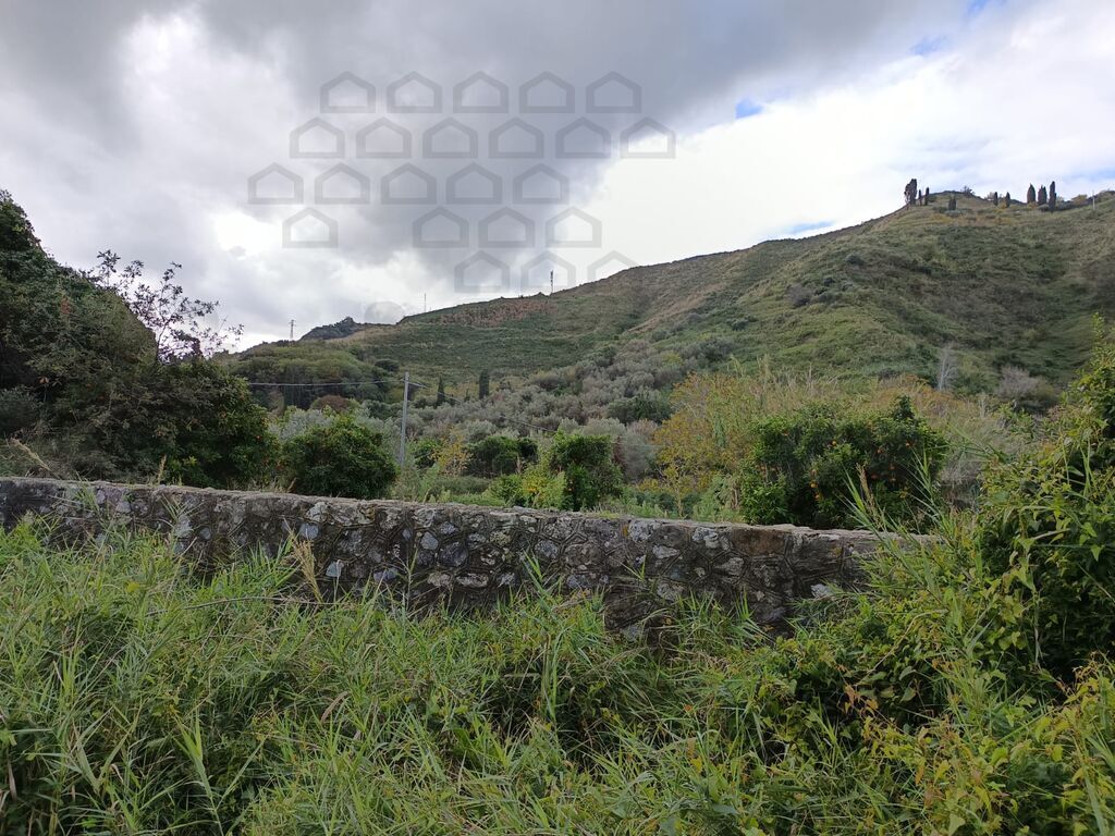 Villa con giardino in scarcelli, Rometta