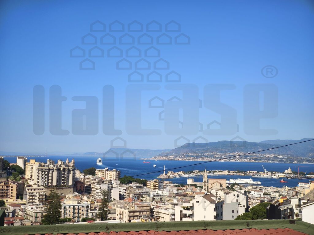 Quadrilocale con giardino in contrada acqua del conte, Messina