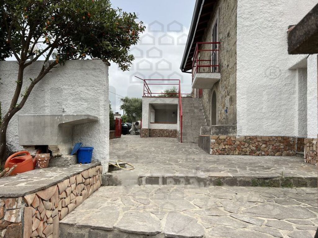 Villa in vendita a Naso